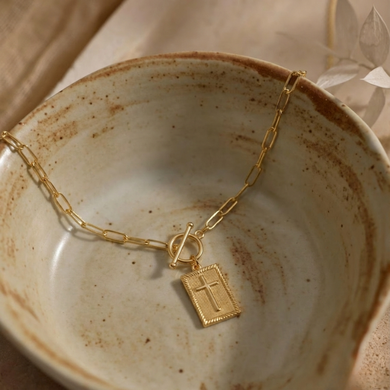 The Eternal Pendant Necklace