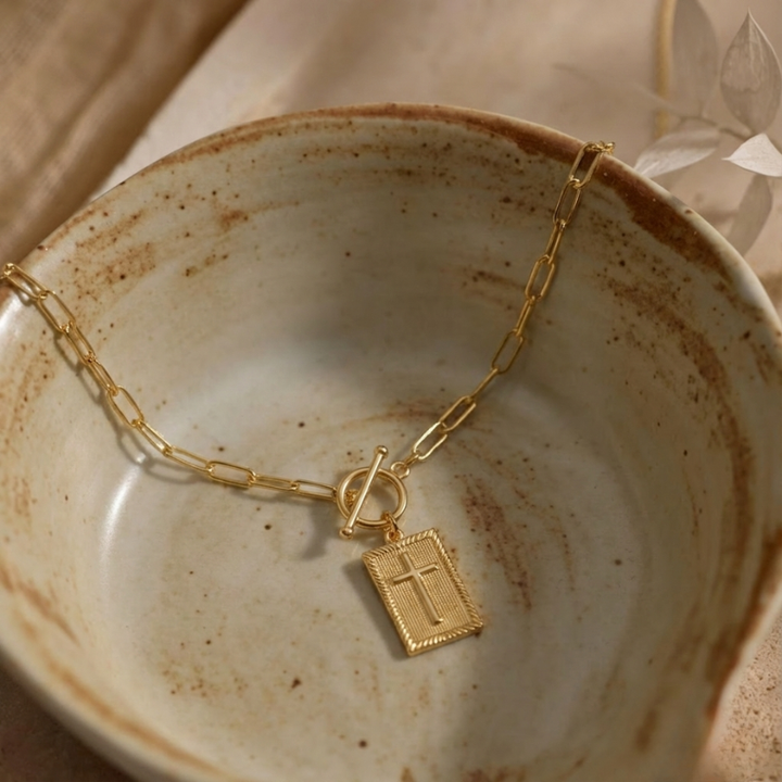 The Eternal Pendant Necklace