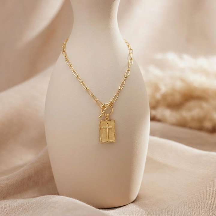The Eternal Pendant Necklace