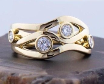 Vintage Inlaid Zirconia Spiral Gold Ring