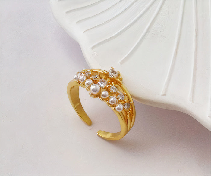 Vintage Pearl Green Crystal Ring