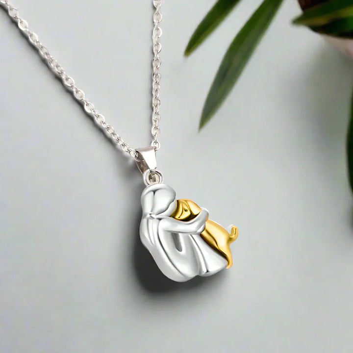 VIP | Hug Pendant Necklace