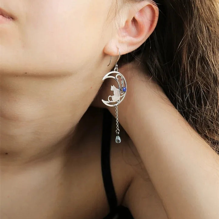 VIP | Moonlight Cat Earrings – Vintage Crescent Design with Lapis Lazuli Gemstone