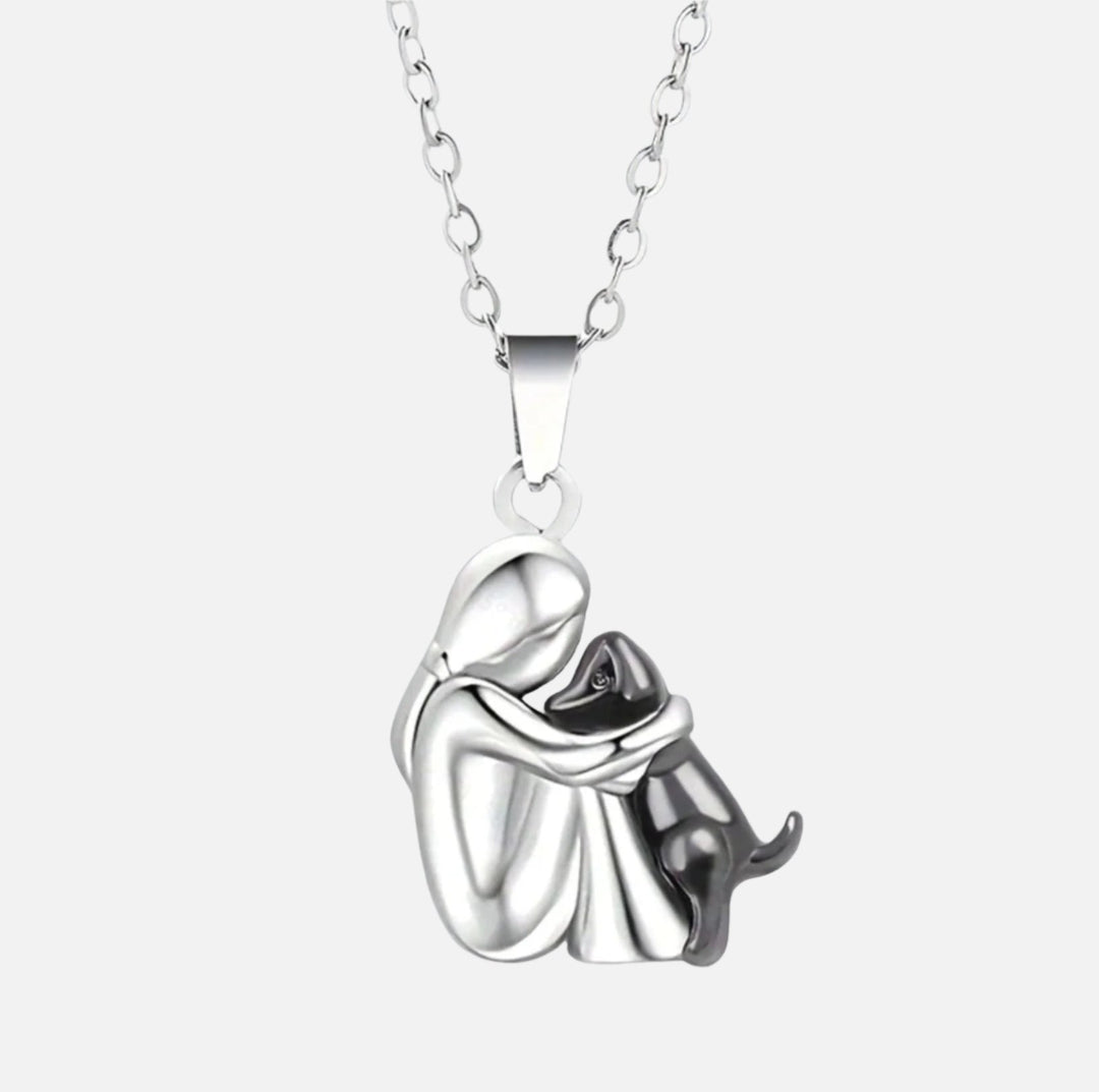 VIP | Hug Pendant Necklace