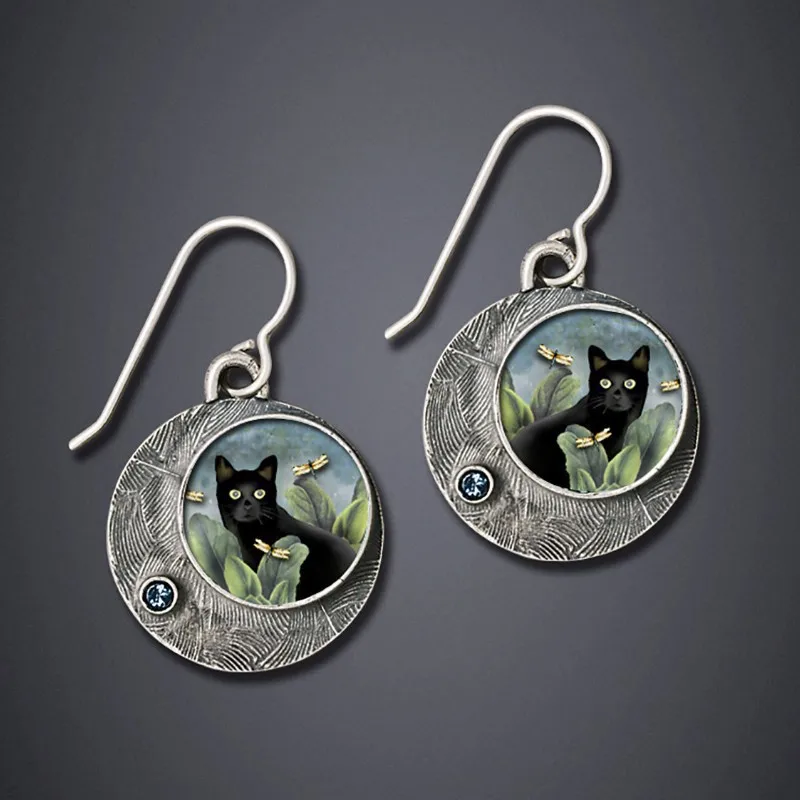 VIP | Vintage Rounded Painted Cat Earrings
